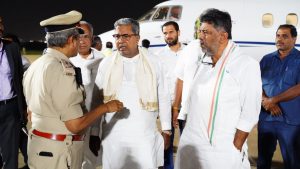 CM Siddaramaiah and DCM DK Shivakumar discussing with police officers 